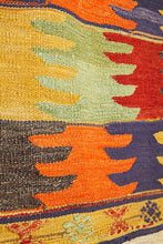 Lade das Bild in den Galerie-Viewer, Vintage Anatolian Bodrum Kilim 145x232 cm .