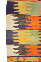 Lade das Bild in den Galerie-Viewer, Vintage Anatolian Bodrum Kilim 145x232 cm .