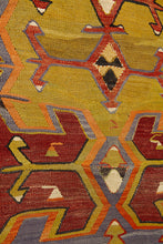 Lade das Bild in den Galerie-Viewer, Vintage Anatolian Kilim 151x218 cm .