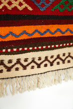 Lade das Bild in den Galerie-Viewer, Vintage Anatolian Cicim Kilim 183x208 cm .