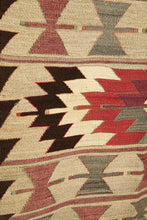 Lade das Bild in den Galerie-Viewer, Vintage Anatolian Kilim 91x130 cm .