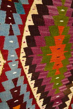 Lade das Bild in den Galerie-Viewer, Vintage Anatolian Kilim 159x232 cm .