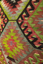 Lade das Bild in den Galerie-Viewer, Vintage Anatolian Kilim 182x310 cm .