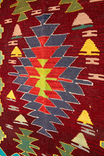 Lade das Bild in den Galerie-Viewer, Vintage Anatolian Kilim 73x109 cm .