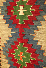 Lade das Bild in den Galerie-Viewer, Vintage Anatolian Kilim 79x134 cm