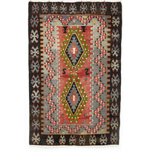 Lade das Bild in den Galerie-Viewer, Vintage Anatolian Esme Kilim 107x165 cm .