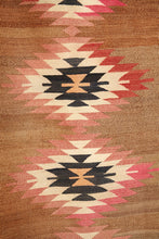 Lade das Bild in den Galerie-Viewer, Vintage Anatolian Kilim 172x251 cm .