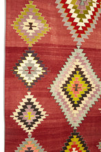 Lade das Bild in den Galerie-Viewer, Vintage Anatolian Kilim 141x266 cm .