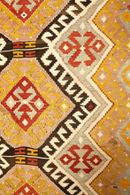 Lade das Bild in den Galerie-Viewer, Vintage Anatolian Kilim  143x339 cm .