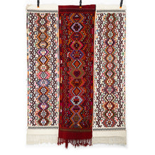 Lade das Bild in den Galerie-Viewer, Vintage Anatolian Kilim 155x203 cm .
