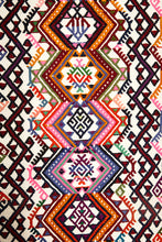Lade das Bild in den Galerie-Viewer, Vintage Anatolian Kilim 155x203 cm .