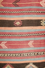 Lade das Bild in den Galerie-Viewer, Vintage Anatolian Kilim  157x255 cm .