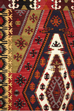 Lade das Bild in den Galerie-Viewer, Vintage Anatolian Kilim 103x155 cm .