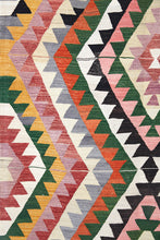 Lade das Bild in den Galerie-Viewer, Vintage Anatolian Kilim 135x264 cm .