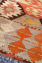 Lade das Bild in den Galerie-Viewer, Vintage Anatolian Tavas Kilim  162x298 cm