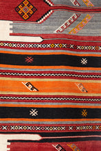 Lade das Bild in den Galerie-Viewer, Vintage Anatolian Kilim 164x296 cm .