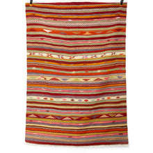 Lade das Bild in den Galerie-Viewer, Vintage Anatolian Kilim 120x179 cm .