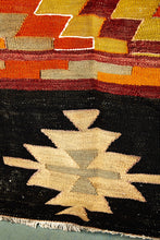 Lade das Bild in den Galerie-Viewer, Vintage Anatolian Kilim  160x266 cm .