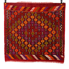 Lade das Bild in den Galerie-Viewer, Vintage Anatolian Cicim Kilim  112x120 cm .