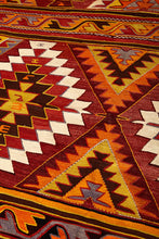 Lade das Bild in den Galerie-Viewer, Vintage Anatolian Kilim  162x392 cm .