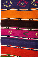 Lade das Bild in den Galerie-Viewer, Vintage Anatolian Kilim 174x294 cm .