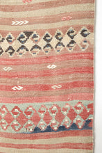 Lade das Bild in den Galerie-Viewer, Vintage Anatolian Runner Kilim 78x367 cm .