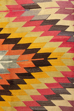 Lade das Bild in den Galerie-Viewer, Vintage Anatolian Kilim 220x292 cm .