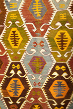 Lade das Bild in den Galerie-Viewer, Vintage Anatolian Barak Kilim  149x247 cm .