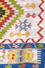 Lade das Bild in den Galerie-Viewer, Vintage Anatolian Kilim 117x168 cm .