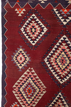 Lade das Bild in den Galerie-Viewer, Vintage Anatolian Karakecili Kilim 166x254 cm .