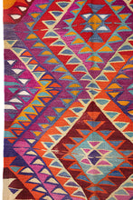 Lade das Bild in den Galerie-Viewer, Vintage Anatolian Kilim 124x262 cm .