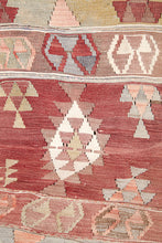Lade das Bild in den Galerie-Viewer, Vintage Anatolian Kilim 150x370 cm