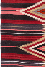 Lade das Bild in den Galerie-Viewer, Vintage Anatolian Kilim 157x225 cm .