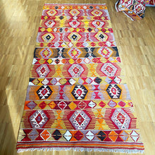 Lade das Bild in den Galerie-Viewer, Vintage Anatolian Cal Runner Kilim   98x218 cm .
