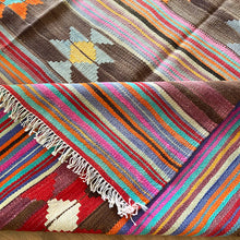 Charger l'image dans la galerie, Vintage Anatolian Kilim 150x266 cm .