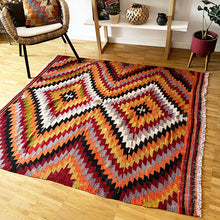 Lade das Bild in den Galerie-Viewer, Vintage Anatolian Kilim 144x169 cm .