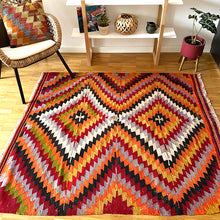 Lade das Bild in den Galerie-Viewer, Vintage Anatolian Kilim 144x169 cm .