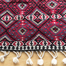 Lade das Bild in den Galerie-Viewer, Vintage Anatolian Kilim 145x215 cm
