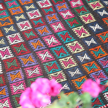 Lade das Bild in den Galerie-Viewer, Vintage Anatolian Cicim Kilim 143x200 cm .