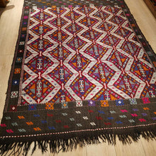 Lade das Bild in den Galerie-Viewer, Vintage Anatolian Cicim Kilim 143x206 cm