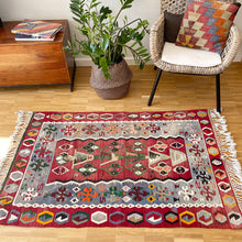 Lade das Bild in den Galerie-Viewer, Vintage Anatolian Kilim 95x148 cm .