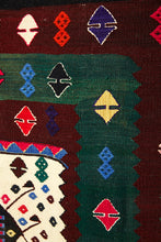 Lade das Bild in den Galerie-Viewer, Vintage Anatolian Kilim   115x156 cm .
