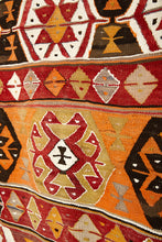 Charger l&#39;image dans la galerie, Vintage Anatolian Cal Runner Kilim   95x193 cm .
