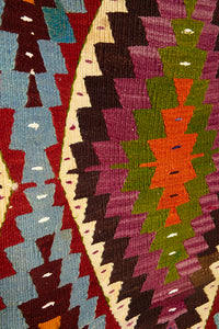 Vintage Anatolian Kilim   159x232 cm .