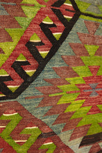 Lade das Bild in den Galerie-Viewer, Vintage Anatolian Kilim 182x310 cm .
