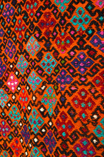 Lade das Bild in den Galerie-Viewer, Vintage Anatolian Kilim   98x104 cm
