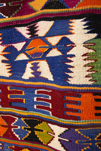 Vintage Anatolian Kilim   104x140 cm .