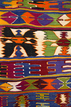 Lade das Bild in den Galerie-Viewer, Vintage Anatolian Kilim   104x140 cm .

