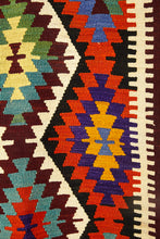 Lade das Bild in den Galerie-Viewer, Vintage Anatolian Kilim   83x112 cm .
