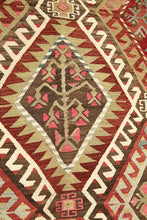 Lade das Bild in den Galerie-Viewer, Vintage Anatolian Kilim 167x272 cm .
